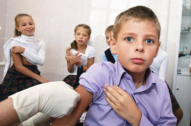 Проводить ли вакцинацию от гриппа решают родители