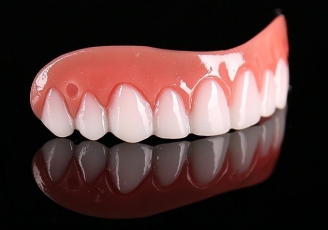 Согласно отзывам, Perfect Smile Vaneers на сегодня является самым популярным средством против зубных дефектов. Оно скрывает заметные недостатки, за счет чего вы становитесь привлекательнее в глазах других людей